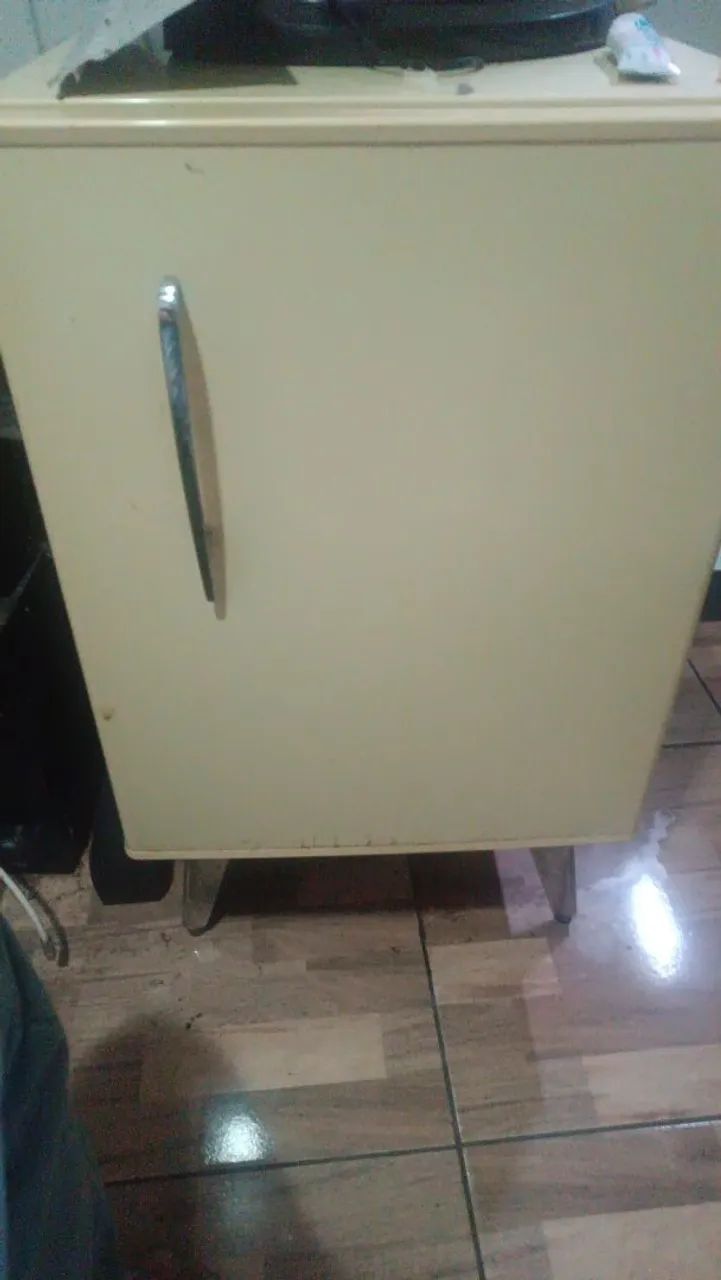 Frigobar Brastemp retrô 