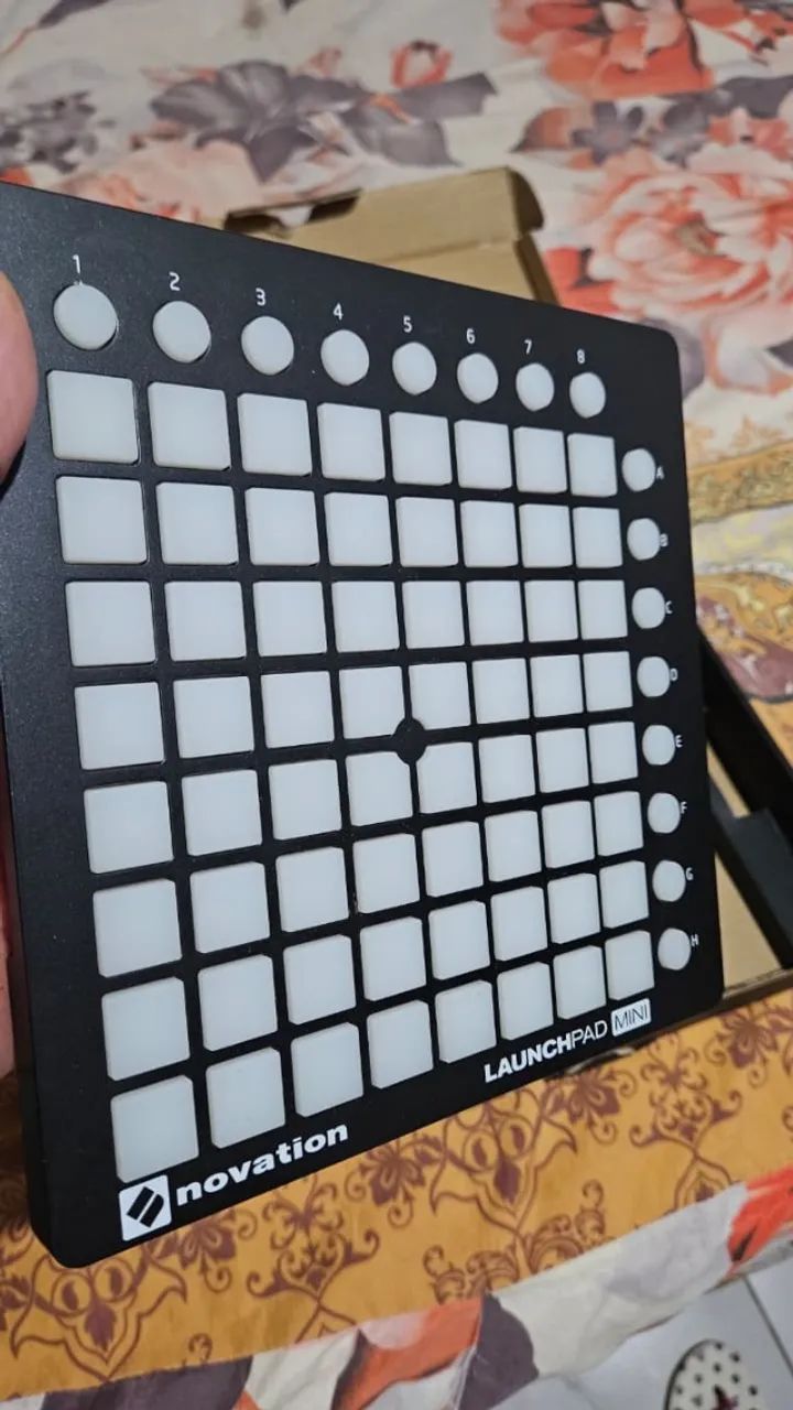 Controlador Novation Launchpad Mini Mk2 - Foto 2