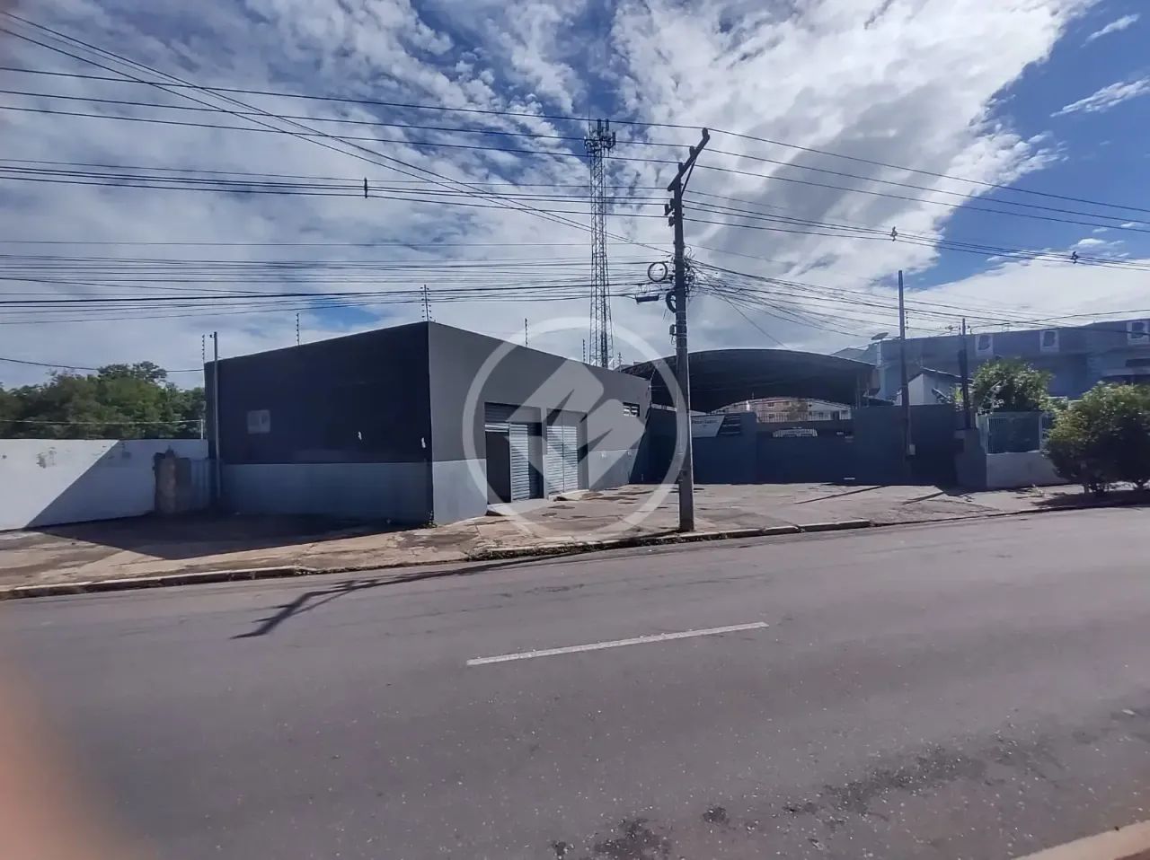 Salão comercial e barracão no Porto codigo: 347294