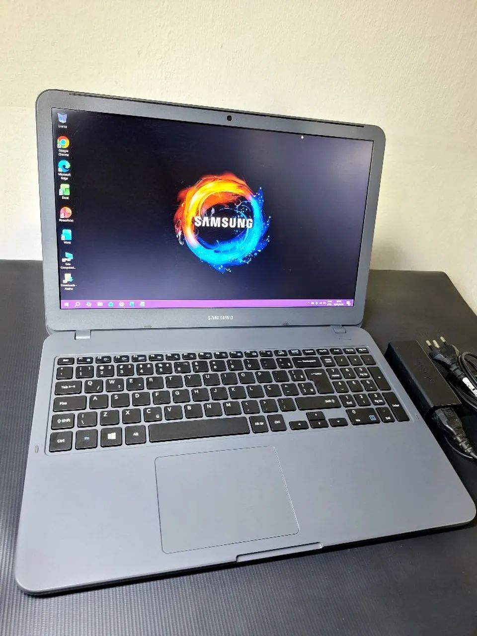 Notebook Samsung Ultrafino Intel core i3 , completo e tudo funcionando. Dou garantia 