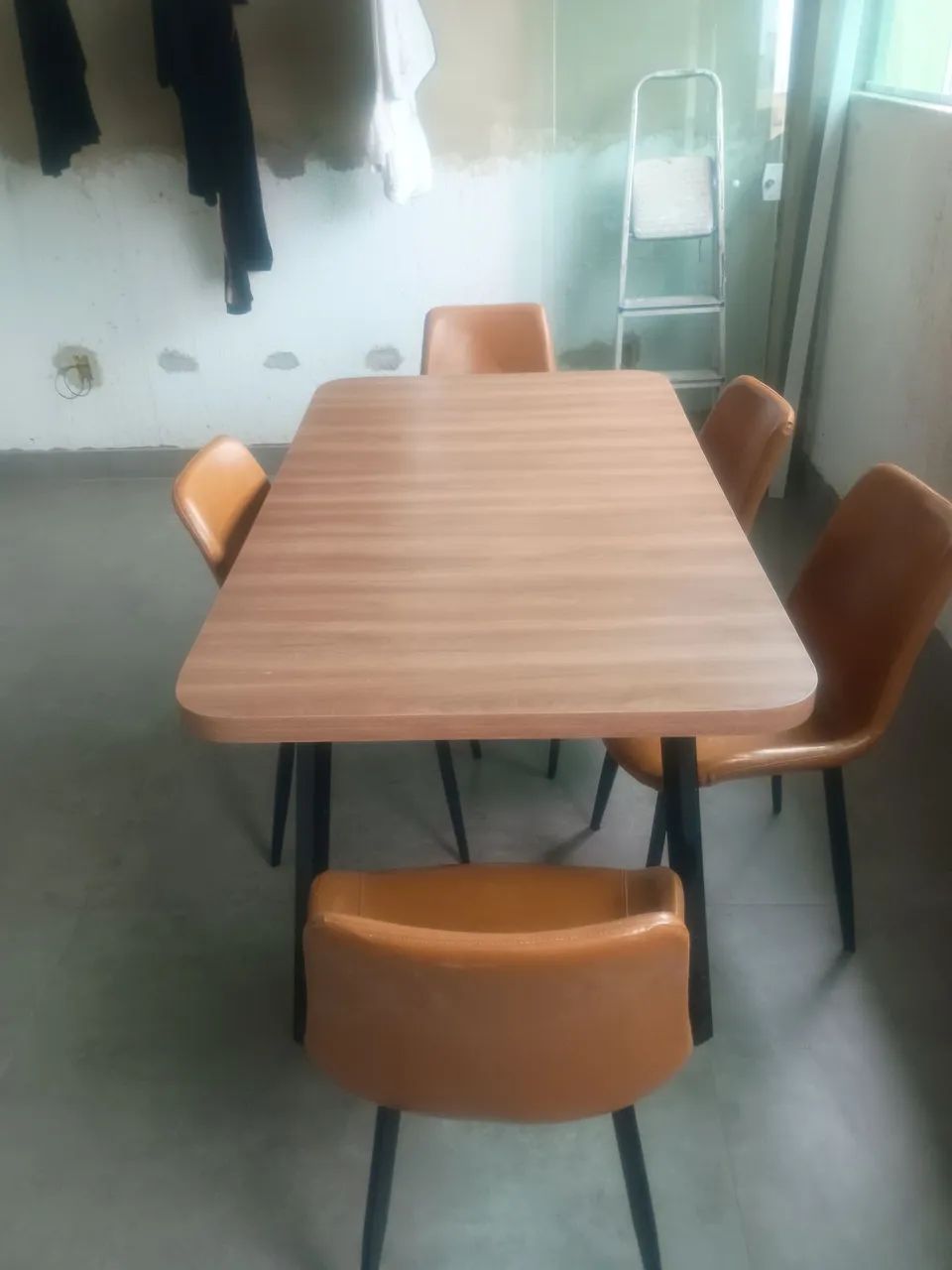 Mesa 6 cadeiras Nova mês de uso  - Foto 3
