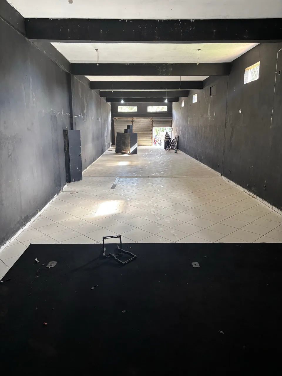 230000
