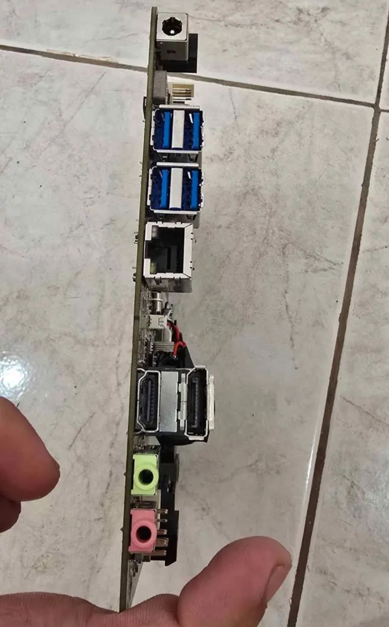 Placa mãe Gigabyte H110TN-M - Foto 2