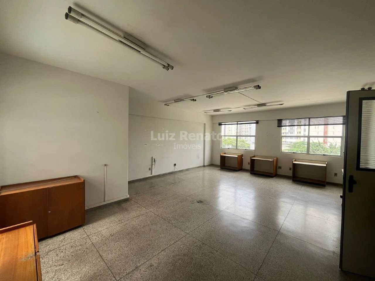 Sala com 120 m² e 2 vagas de garagem para locação no Lourdes - Foto 4
