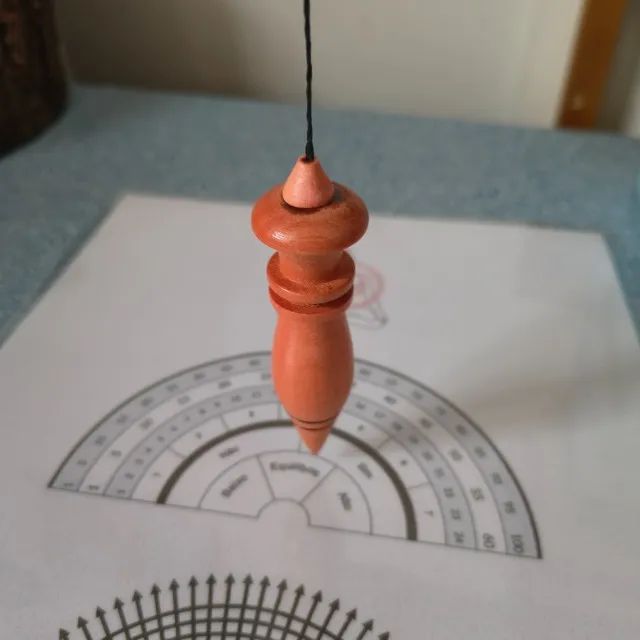 Pêndulo de Madeira com Chumbo Reiki Radiestesia  - Foto 2