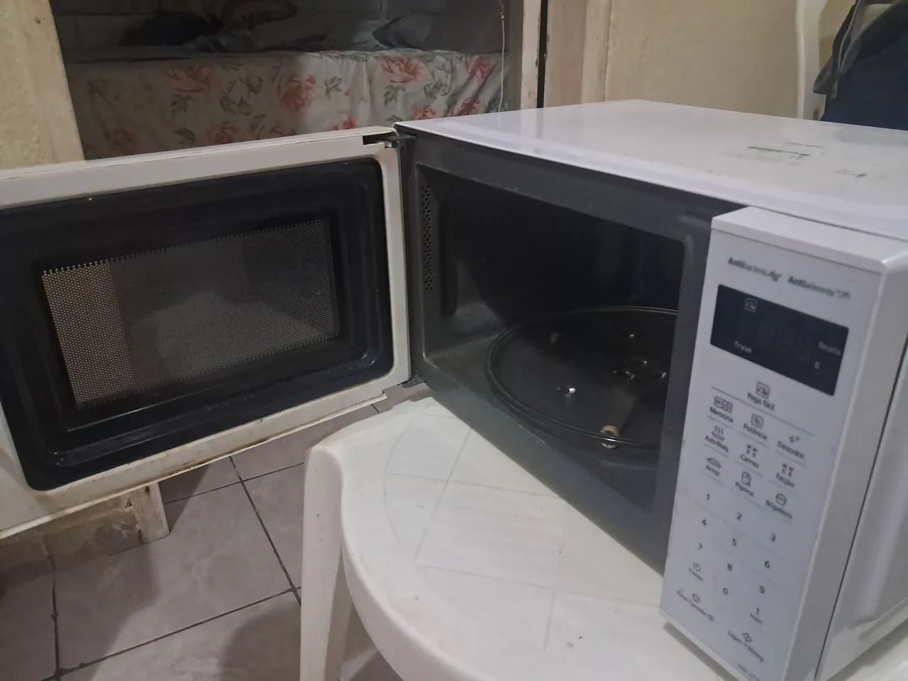 MICRO-ONDAS PANASONIC 20LT - Foto 3