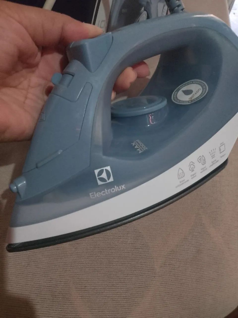 Vendo ferro de passar Eletrolux - Foto 4