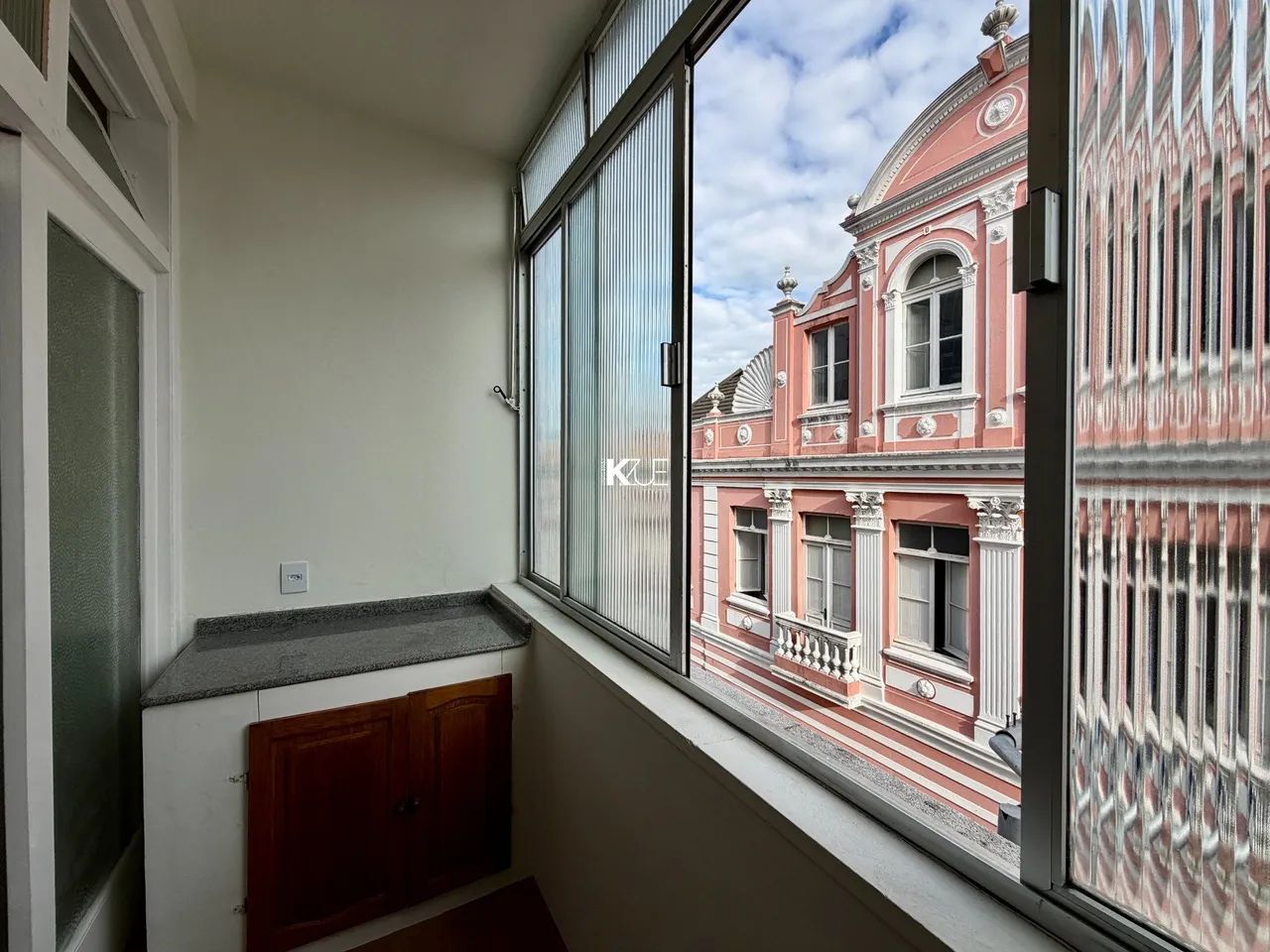 Apartamento amplo, 02 dormitórios para alugar no Centro, Florianópolis SC - Foto 2