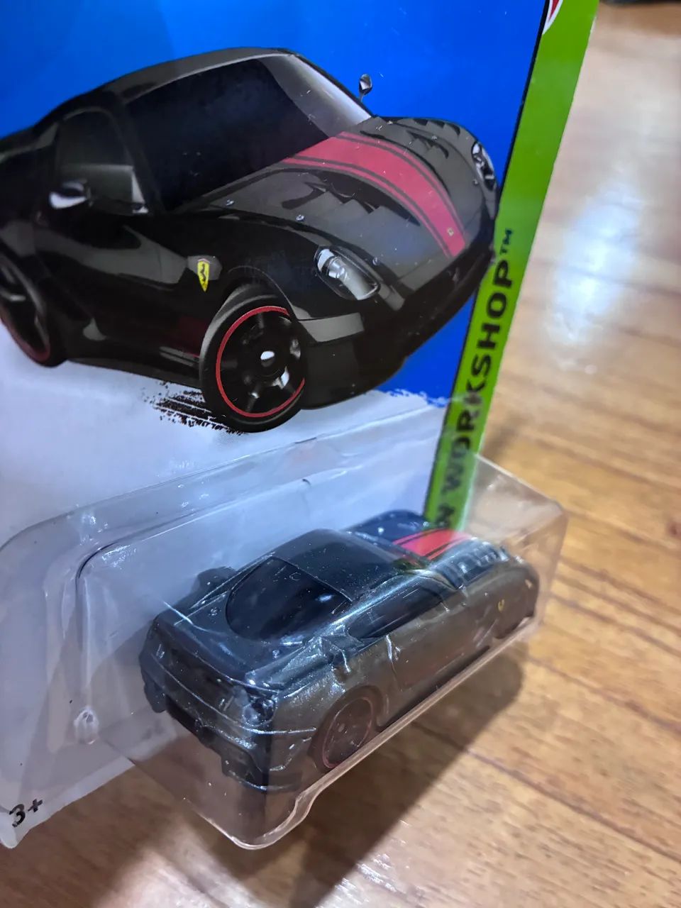 Hot Wheels Ferrari 599XX Preta/Chumbo - Foto 3