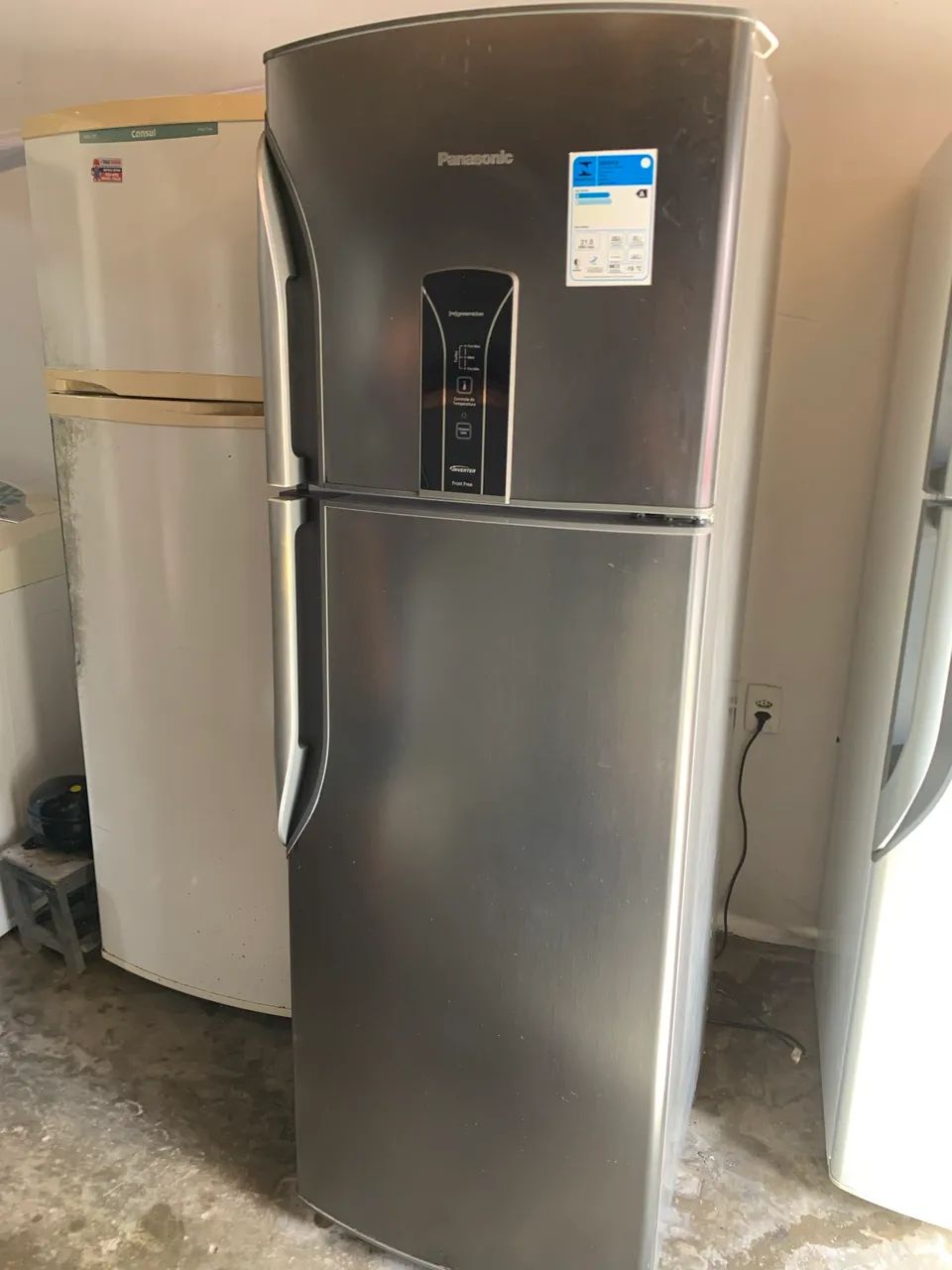 Geladeira INOX BEM CONSERVADA FUNCIONANDO