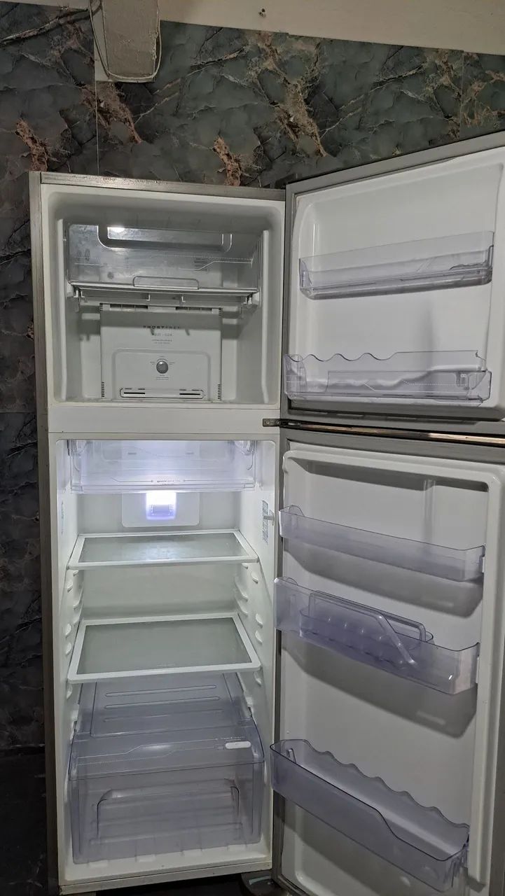 Excelente Geladeira Electrolux 