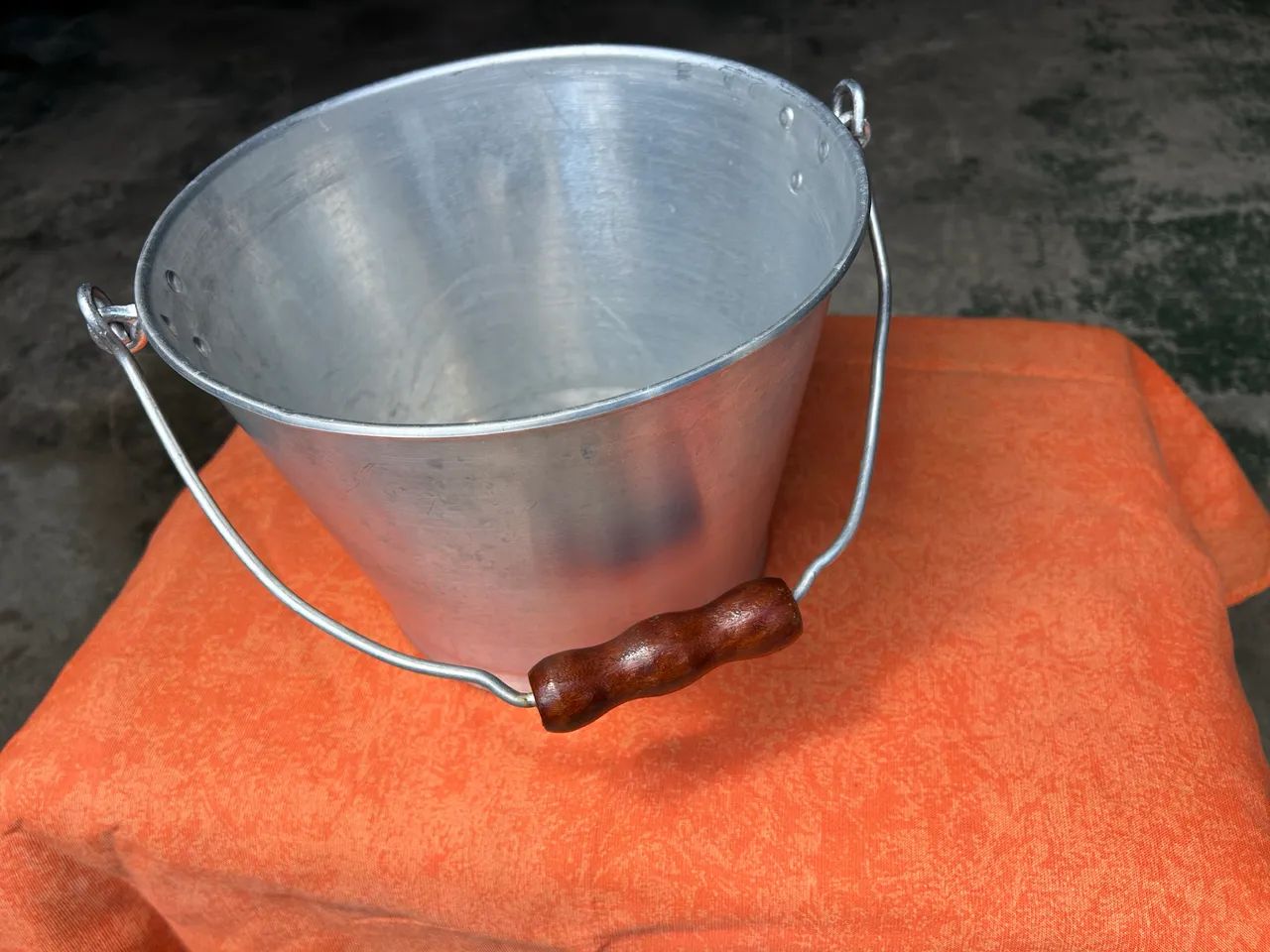 Balde de aluminio 8 litros (5 unidades)