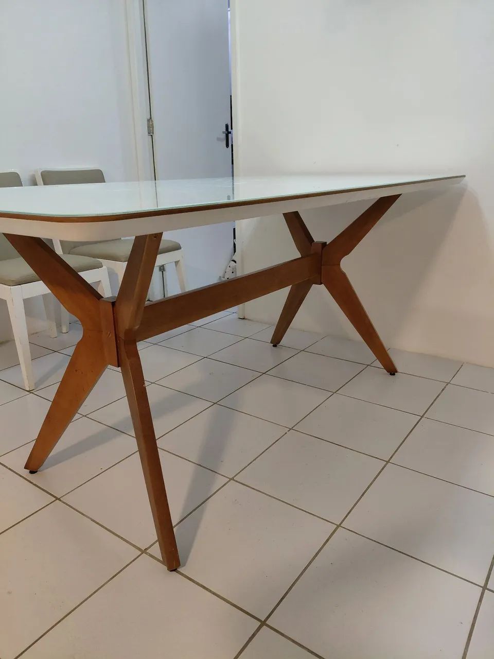 Vendo mesa de Jantar - 6 meses de uso