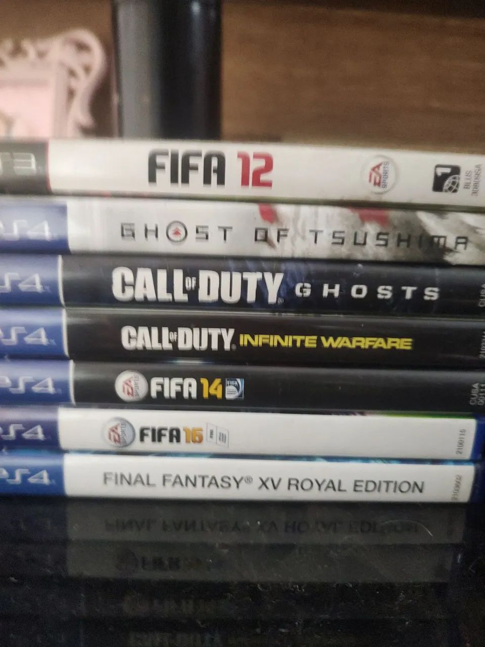 Vendo PS4 COM 2 CONTROLES 7 JOGOS - Foto 4