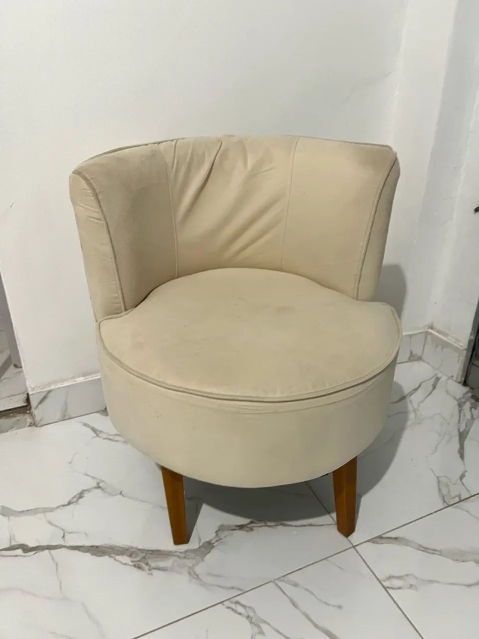 Poltrona cadeira orgânica suede bege  - Foto 4