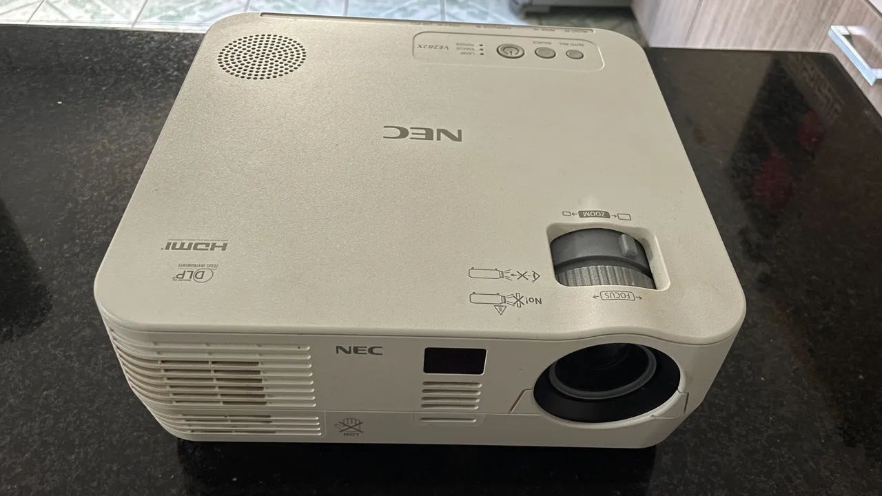 Projetor nec ve282