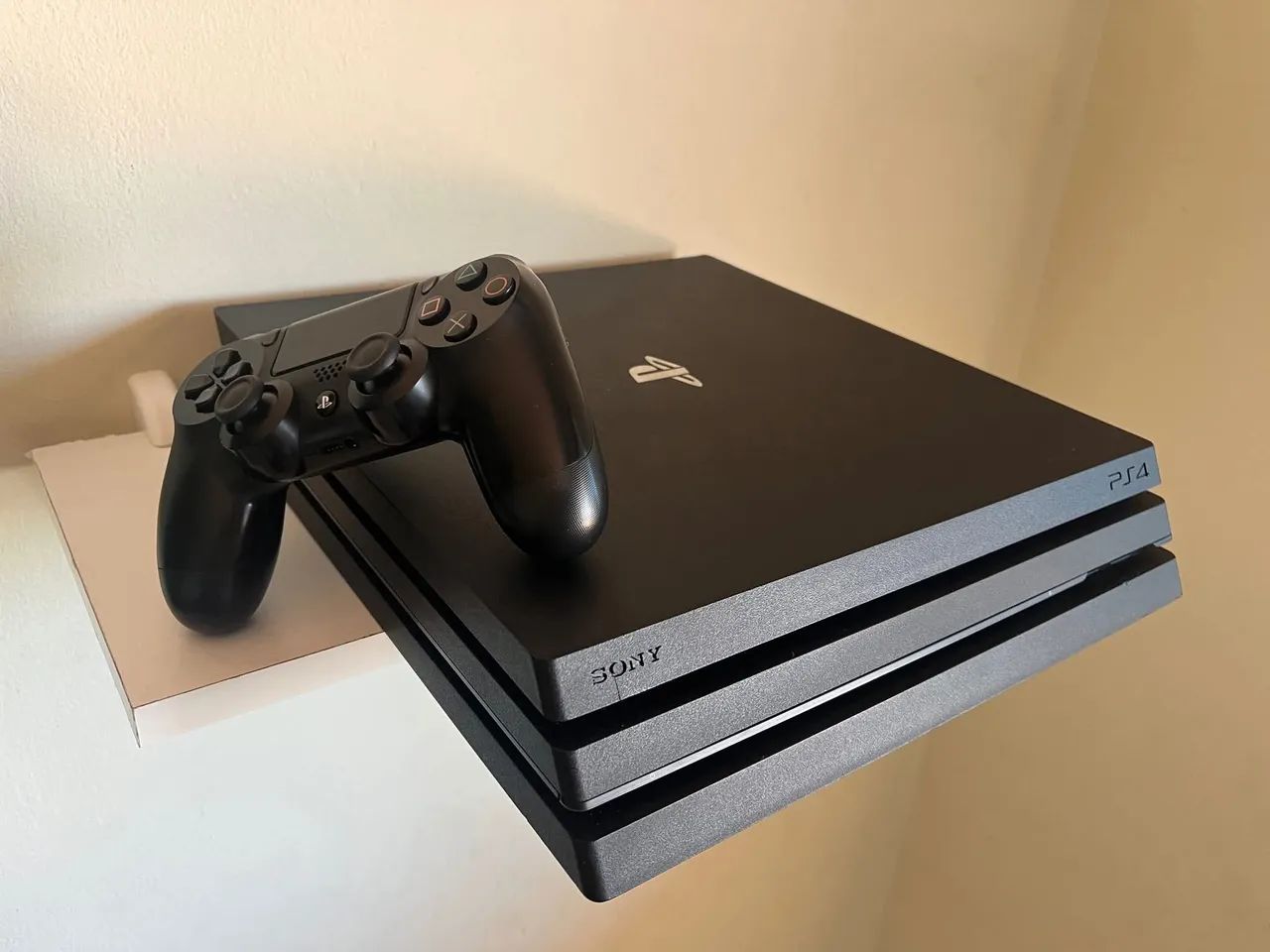 Ps4 pro 4k1 tb - Foto 3