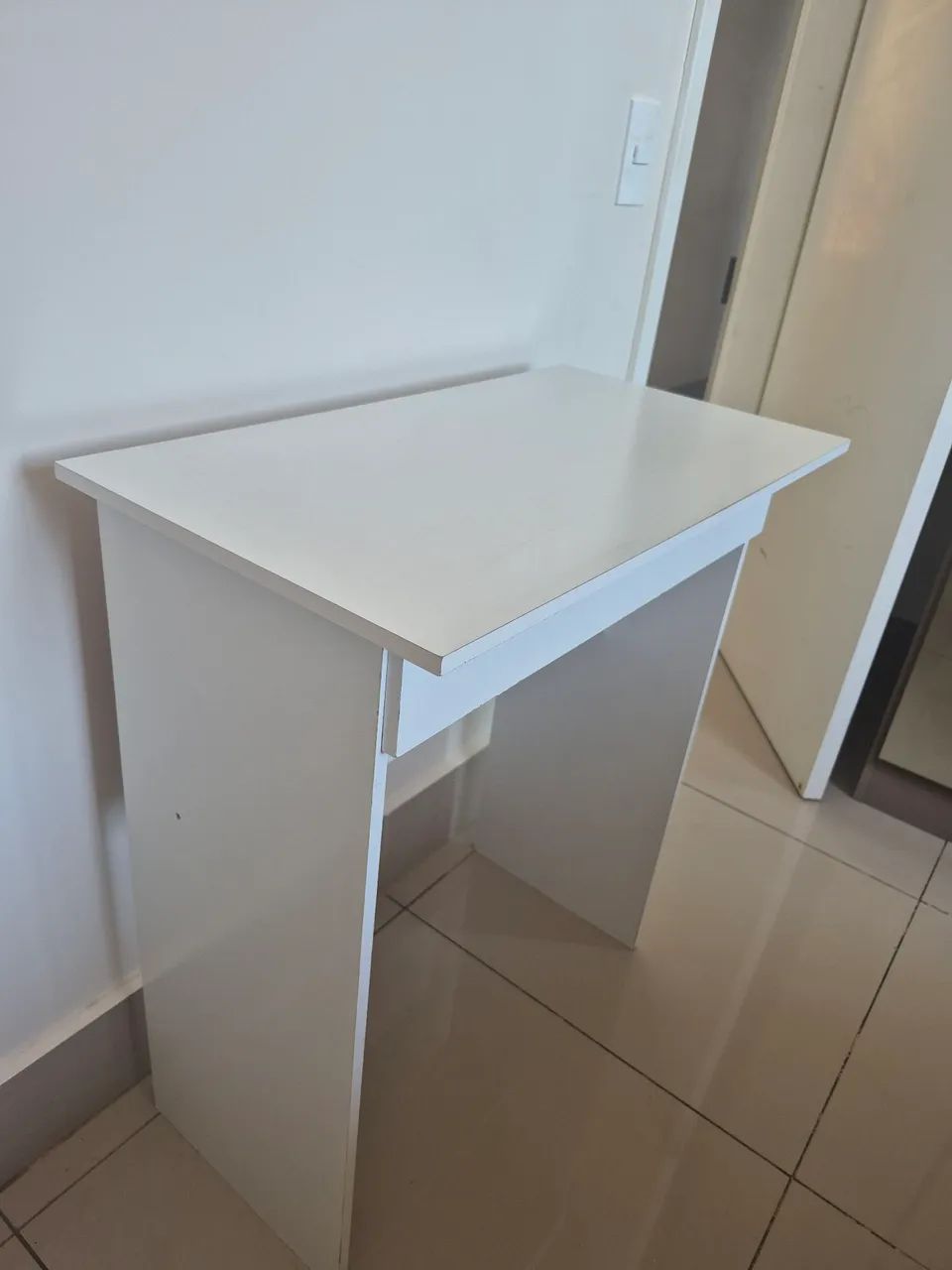 Linda escrivaninha com gaveta só R$89 - Foto 3