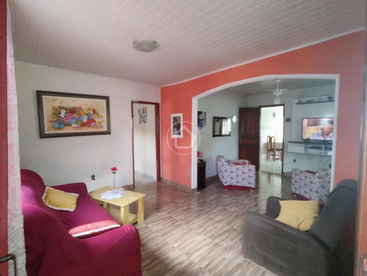 CASA COM 3 DORMITORIOS E EDÍCULA - Foto 2