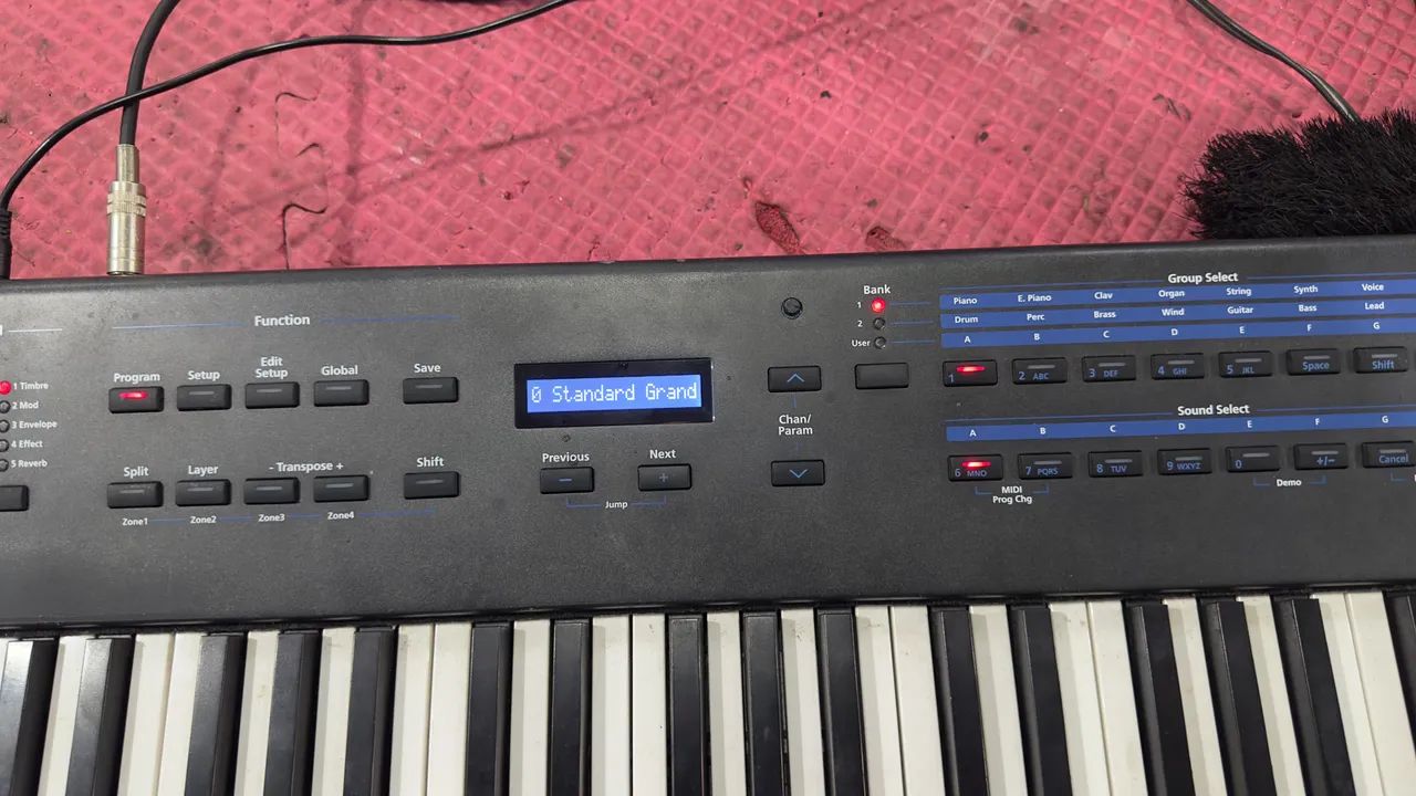 Teclado Sintetizador / Stage Piano Kurzweil SP4-7 (76 Teclas