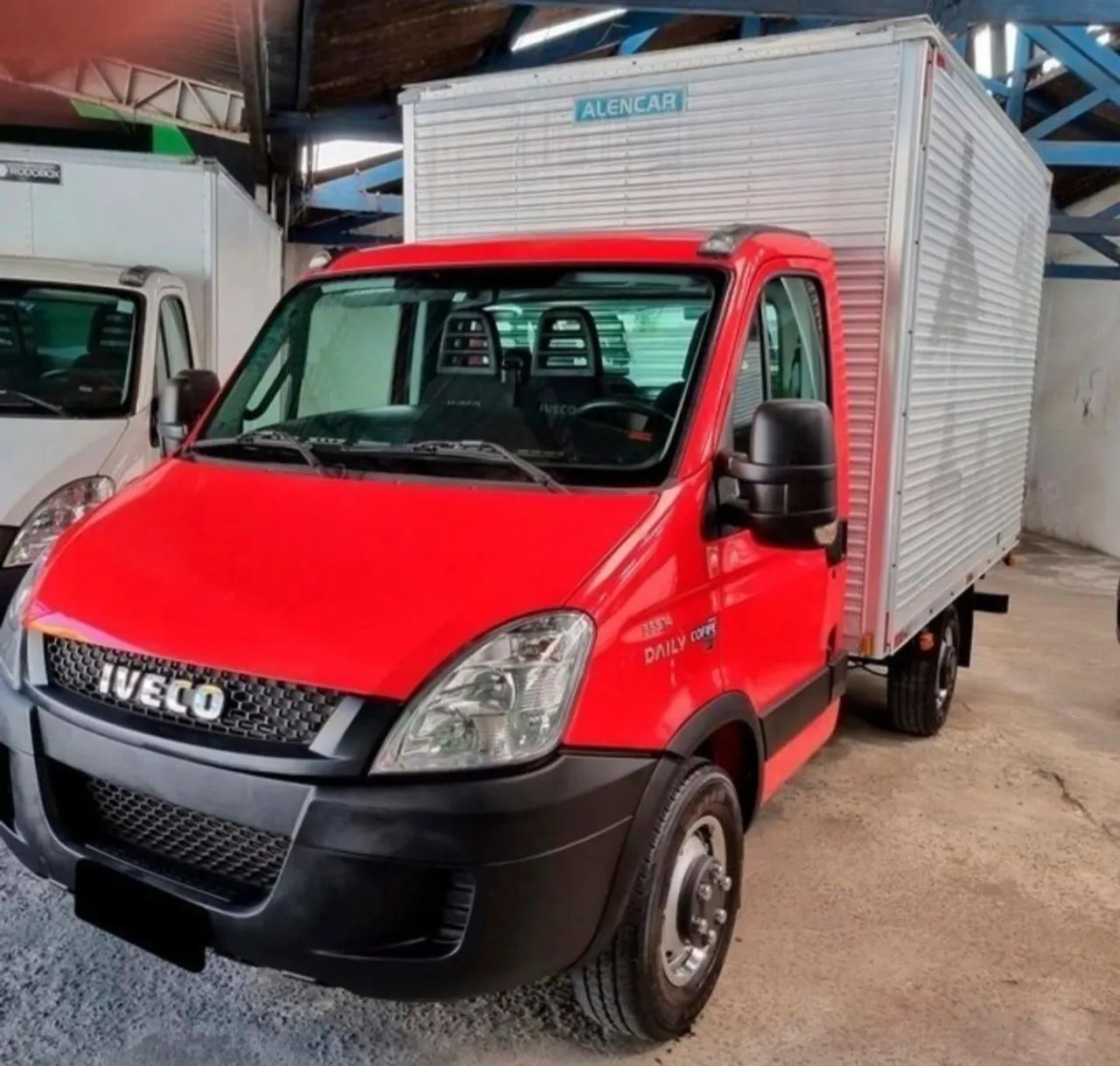 Iveco Daily 35s14 Baú 2014 - Foto 2