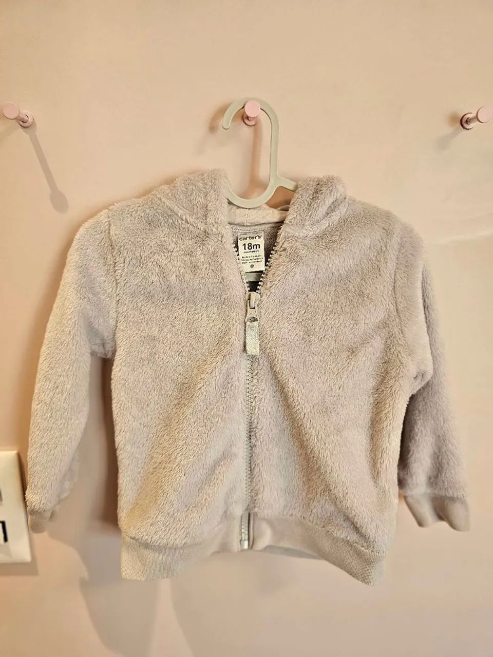 Jaqueta fleece Carter's cinza com capuz tamanho 18 meses - pouco uso