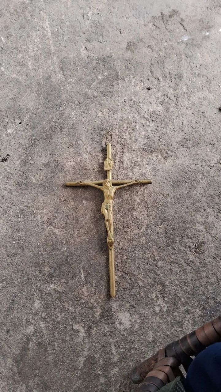 Cruz de bronze 