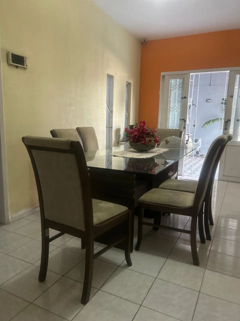 Vendo Mesa com cadeiras  - Foto 3