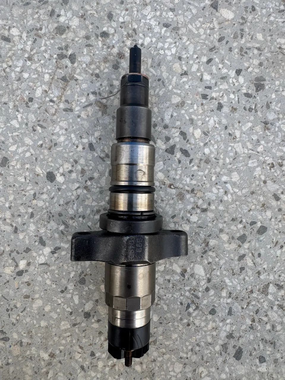 Bicos injetores motor cummins  - Foto 2