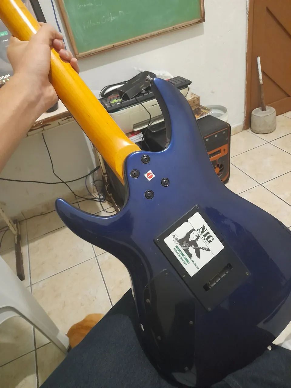 GUITARRA COM ASSINATURA DO RAFAEL BITTENCOURT  - Foto 5