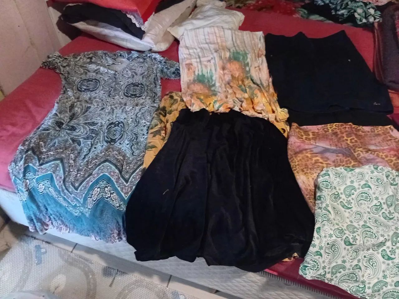 Lotinho de roupas pra brecho