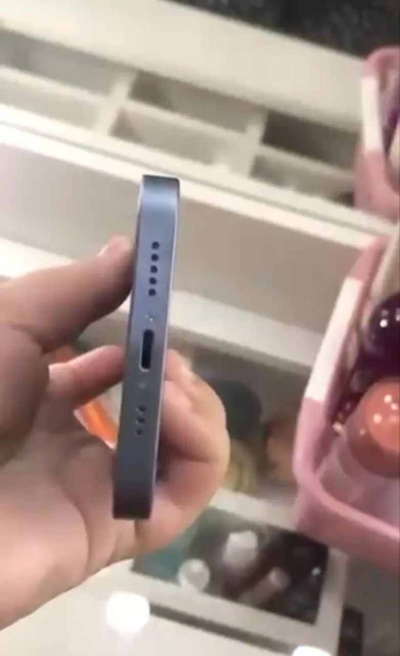 Celular iPhone 14 azul 128 gigas  - Foto 4