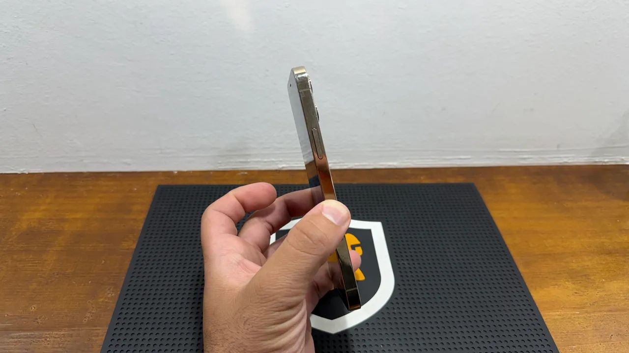IPhone 12 Pro 256GB gold - semi novo  - Foto 2