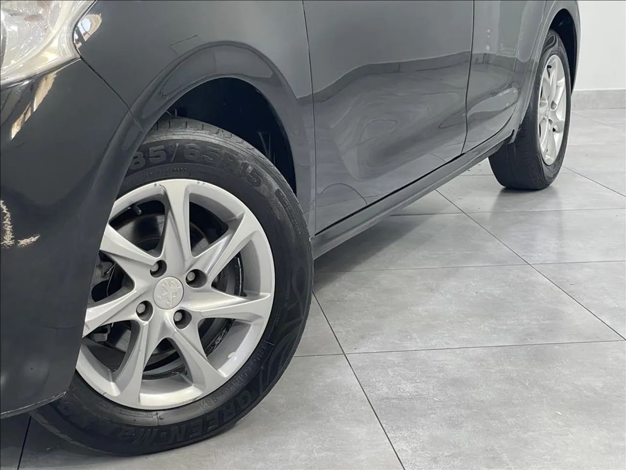 Peugeot 208 Allure 1.5 Flex 8V 5p, foto 17 de 20