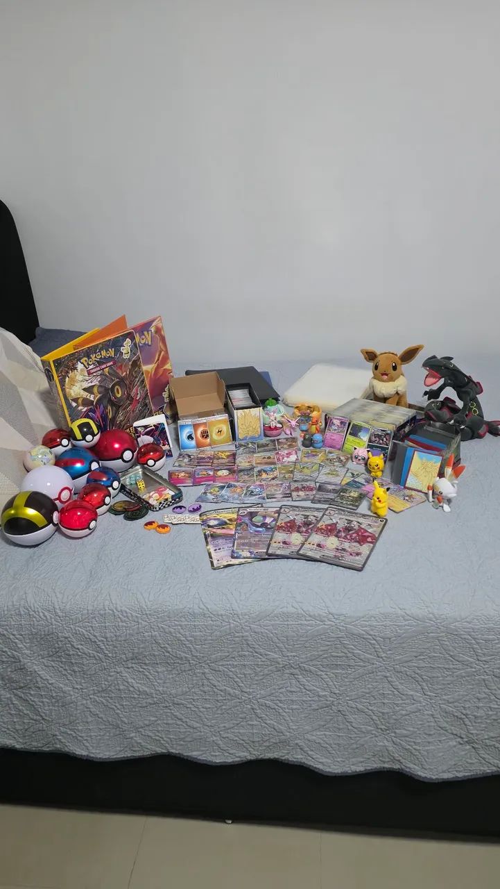 Coleção completa Pokémon Cartas + Brinquedos