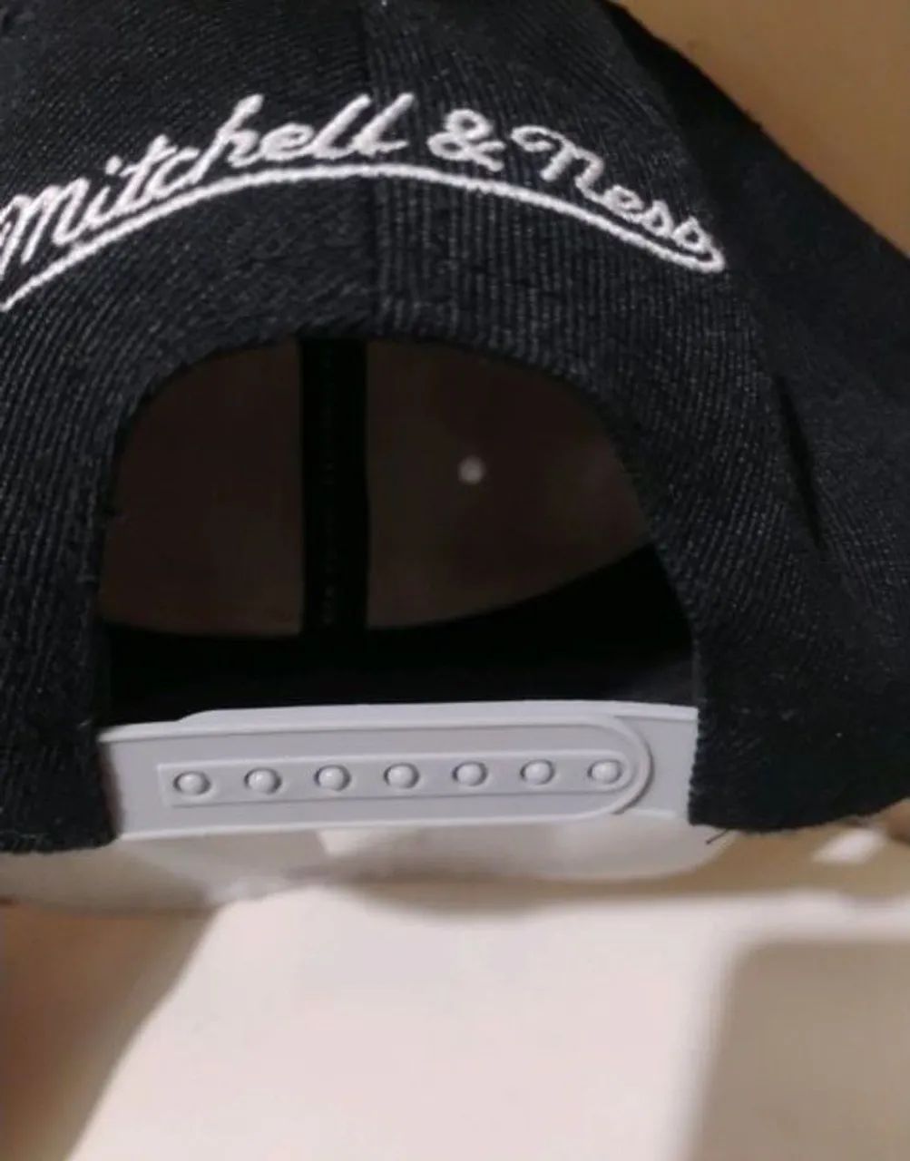 Boné Mitchell e ness Raiders  - Foto 4
