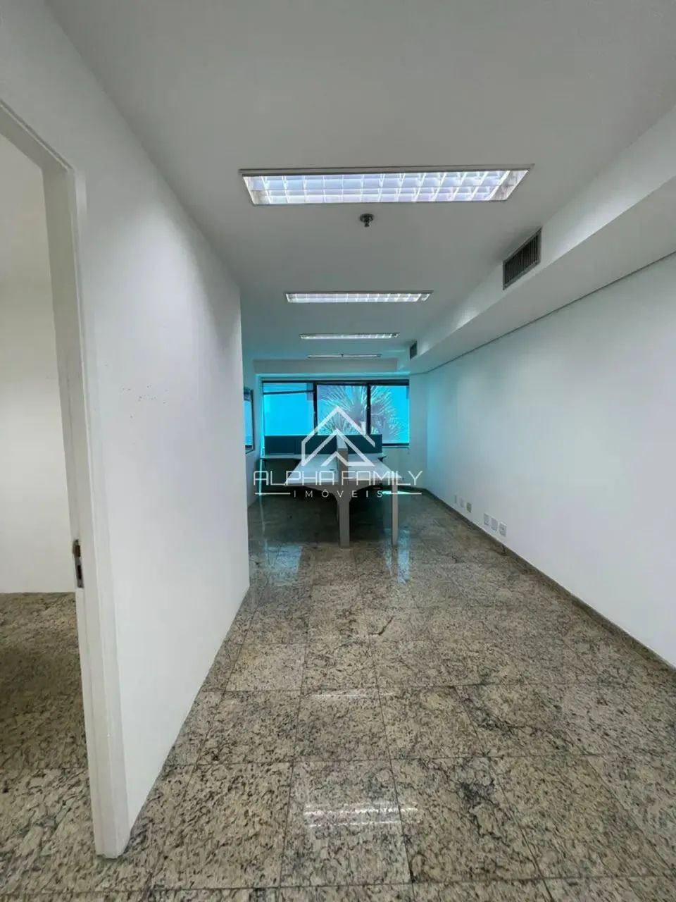 SALA COMERCIAL PARA LOCAÇÃO EM ALPHAVILLE - ED. EAGLE POINT - Foto 2
