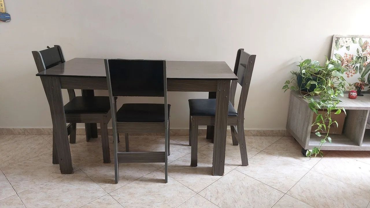 Mesa com quatro cadeiras  - Foto 5