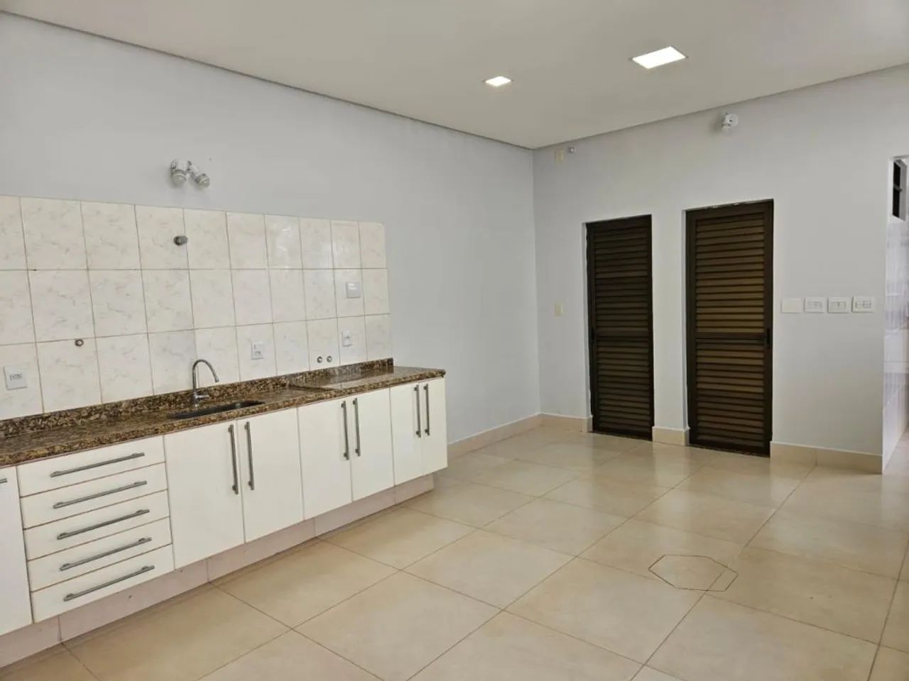 Sala comercial, Ed. Vereda das Orquideas, Av. T 5, 42m², Setor Serrinha, Goiânia. - Foto 2
