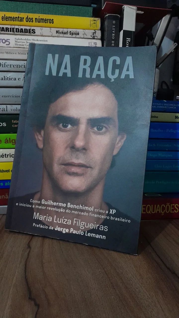 Livro Na raça 