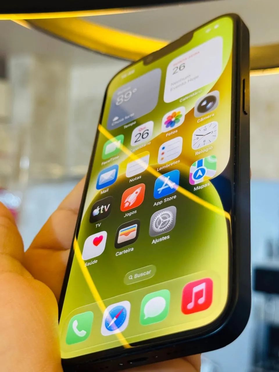 Vendo ou troco com volta iPhone 14 tudo funcionando perfeitamente 128 de armazenamento  - Foto 3