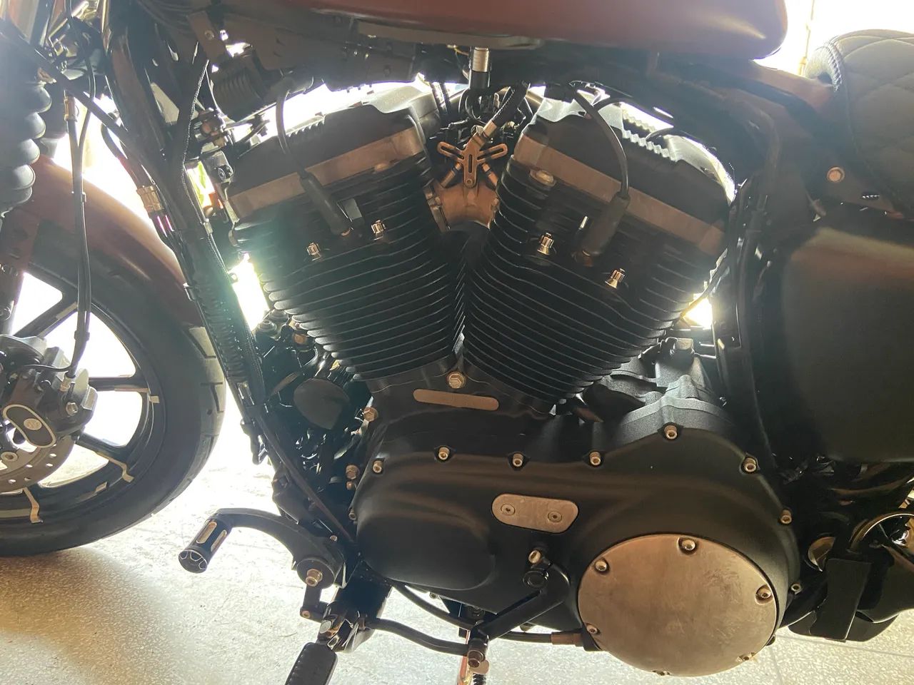 HARLEY DAVIDSON IRON 883N  - Foto 3