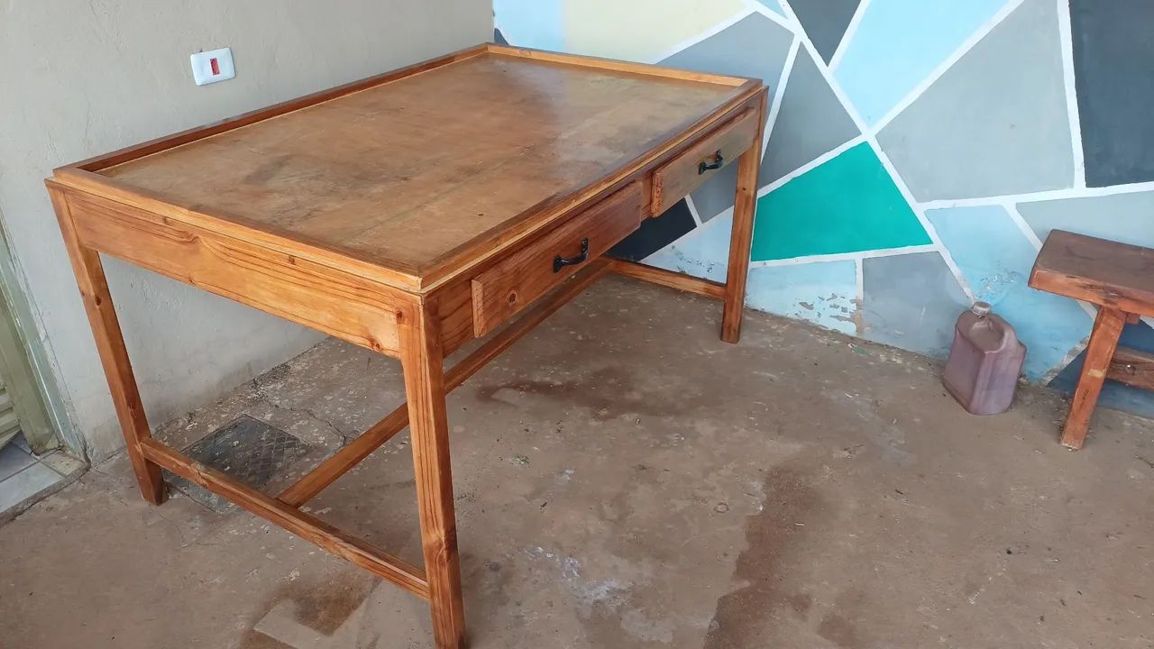 Mesa / Bancada de Madeira Versátil com 2 Gavetas e Borda Antiqueda - Foto 5