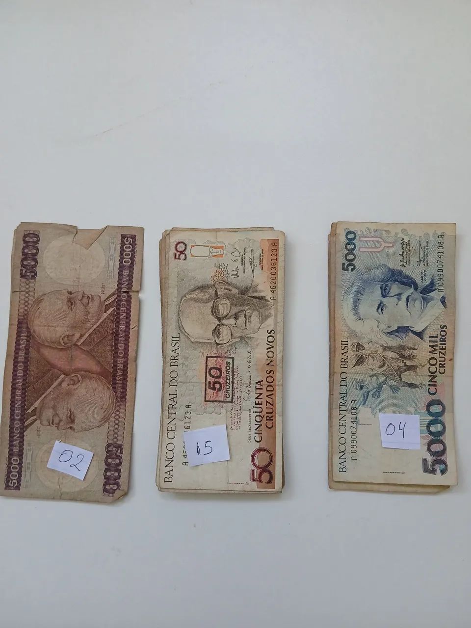 Conjunto com50 cedulas de dinheiro brasileiro antigo iniciais 5 - Foto 2