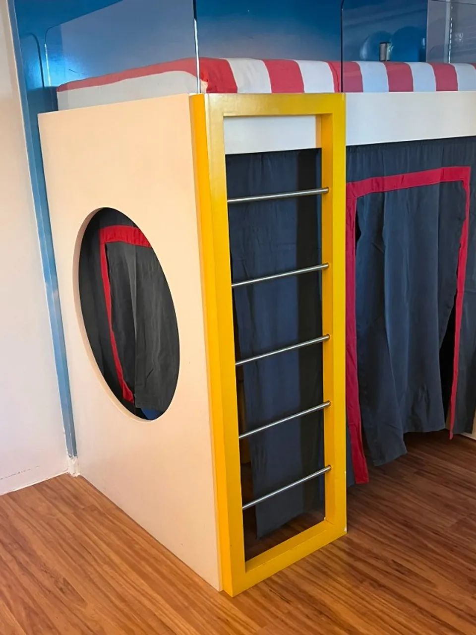 Quarto Infantil Triliche com Bicama mais Cabana e 03 cubos baús para guardar brinquedos - Foto 2