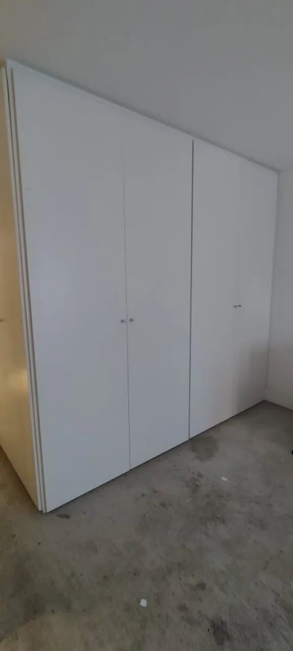 Guarda Roupa Versátil Com Prateleiras
