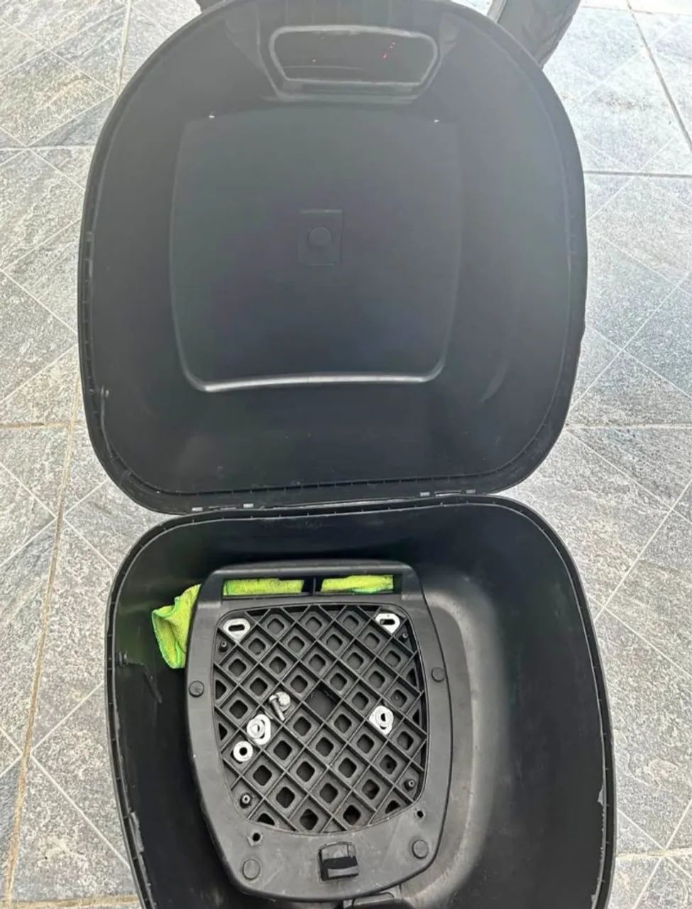 Baú para moto seminovo