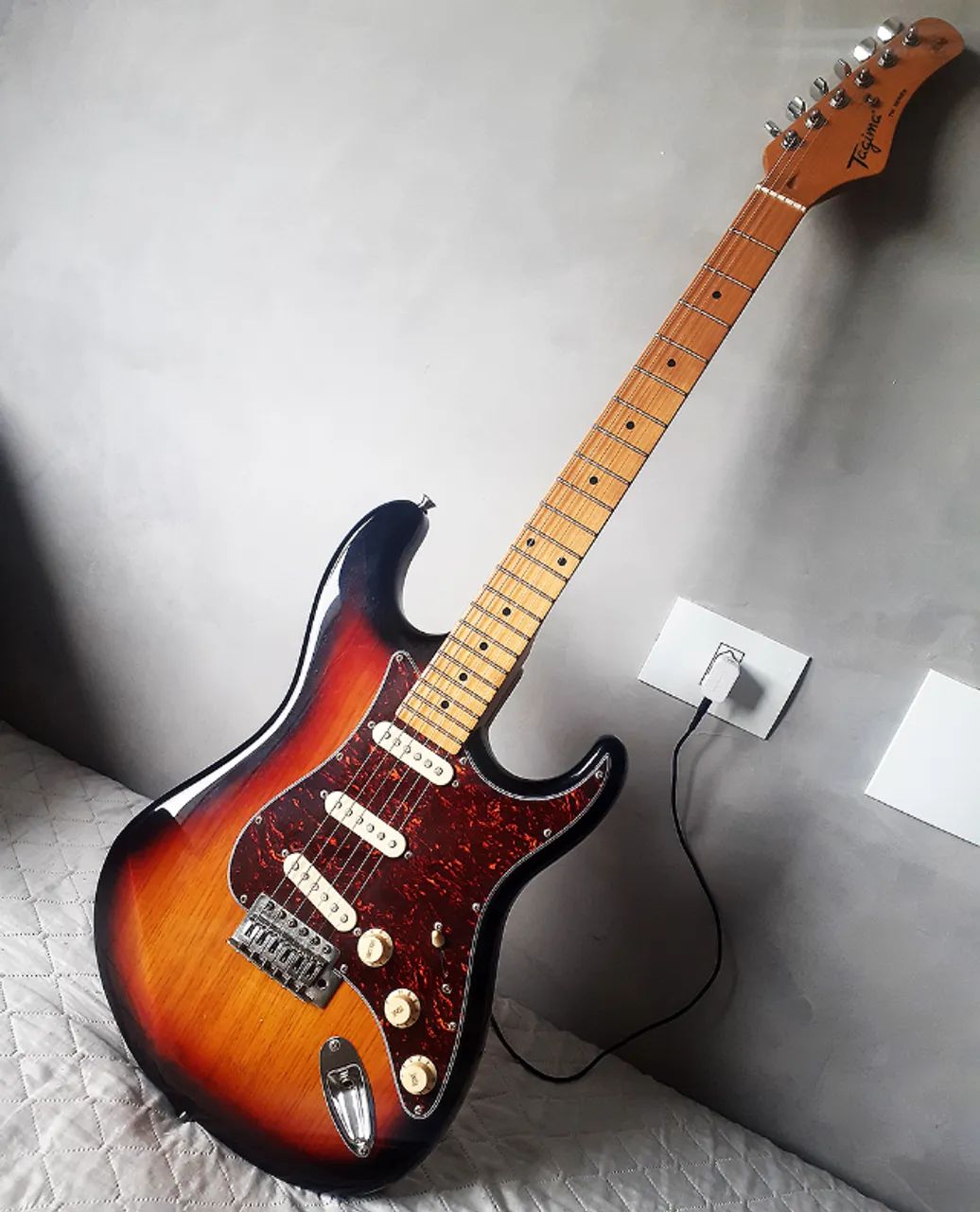 Guitarra Tagima TG530 Ano 2021 Sunburst Zerada Escala em Maple Strato - Estuda Troca  