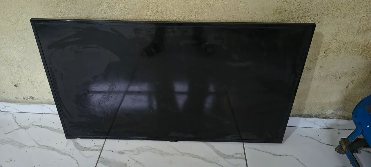 Tv Samsung de 60 polegadas  para retirar peças  - Foto 2