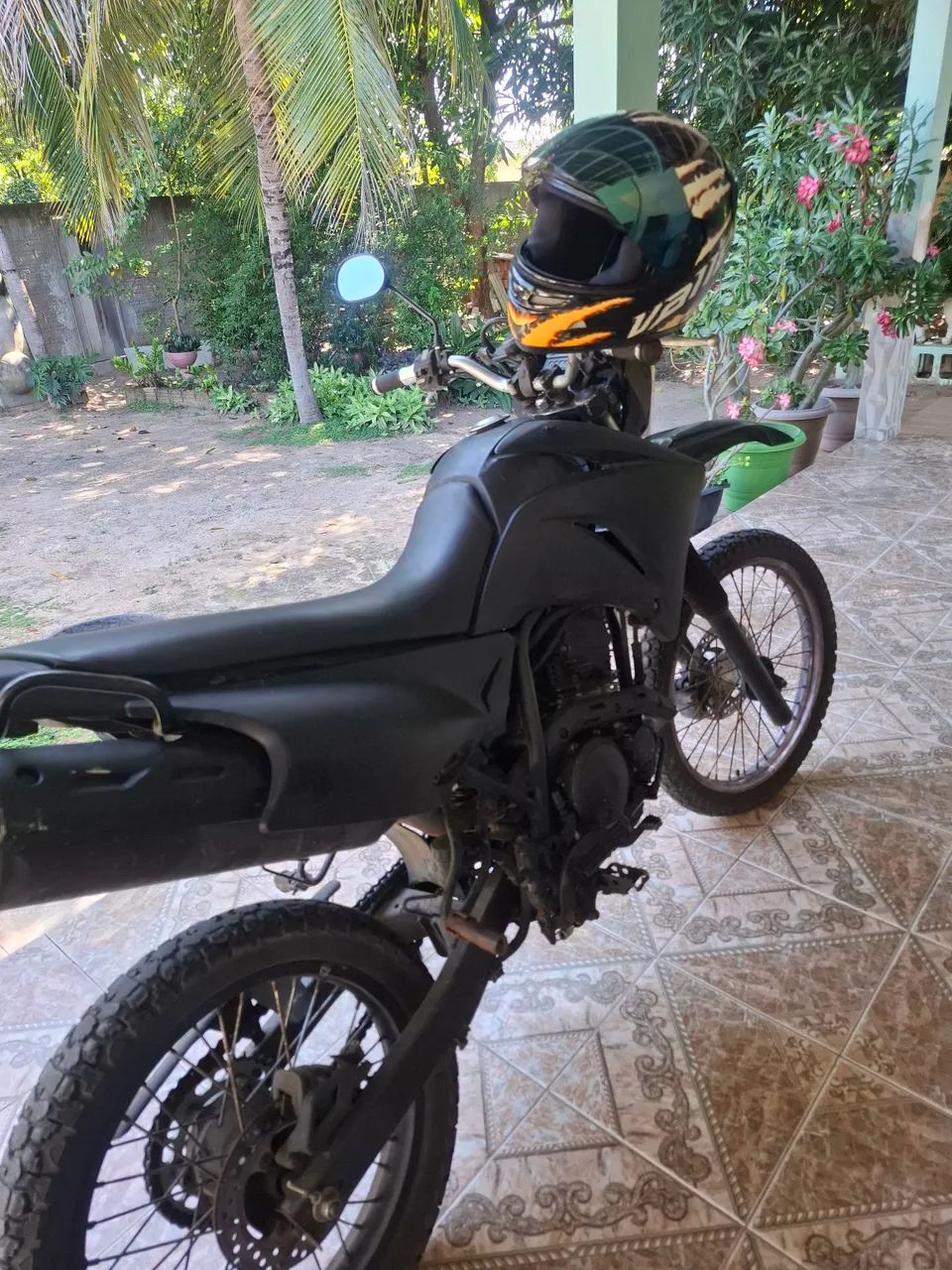 Lander 250 cilindradas 2014 - Foto 3